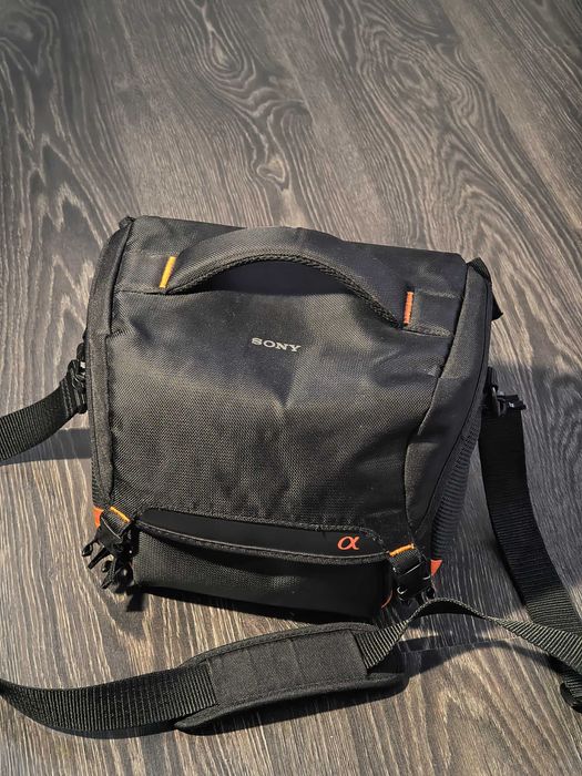 Sony a6400 + Sony 18-105 f4 OSS