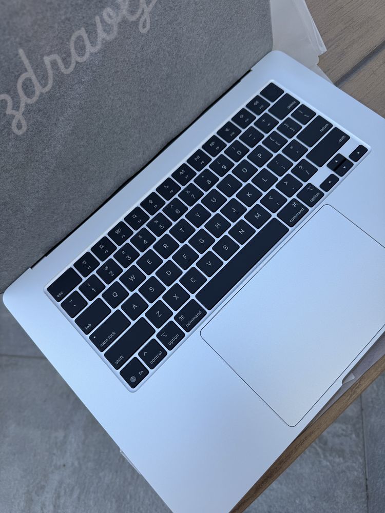 Macbook Air 15  M4  16gb 512gb