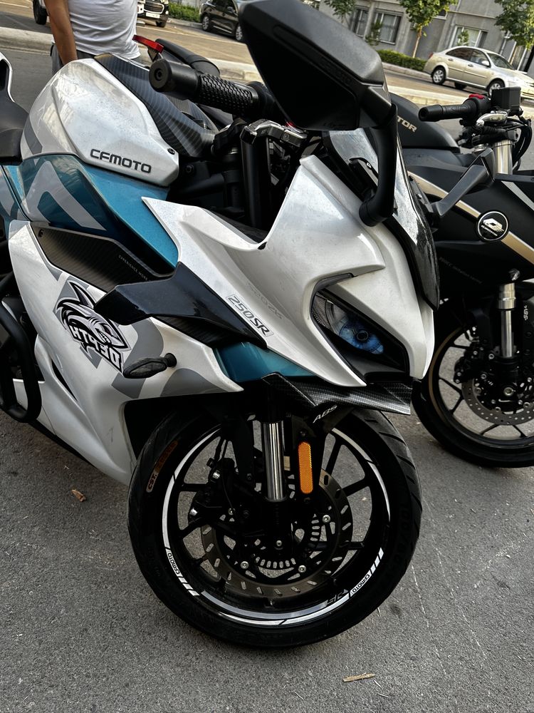 Оригинал мотоцикл CFMOTO 250SR 2020
