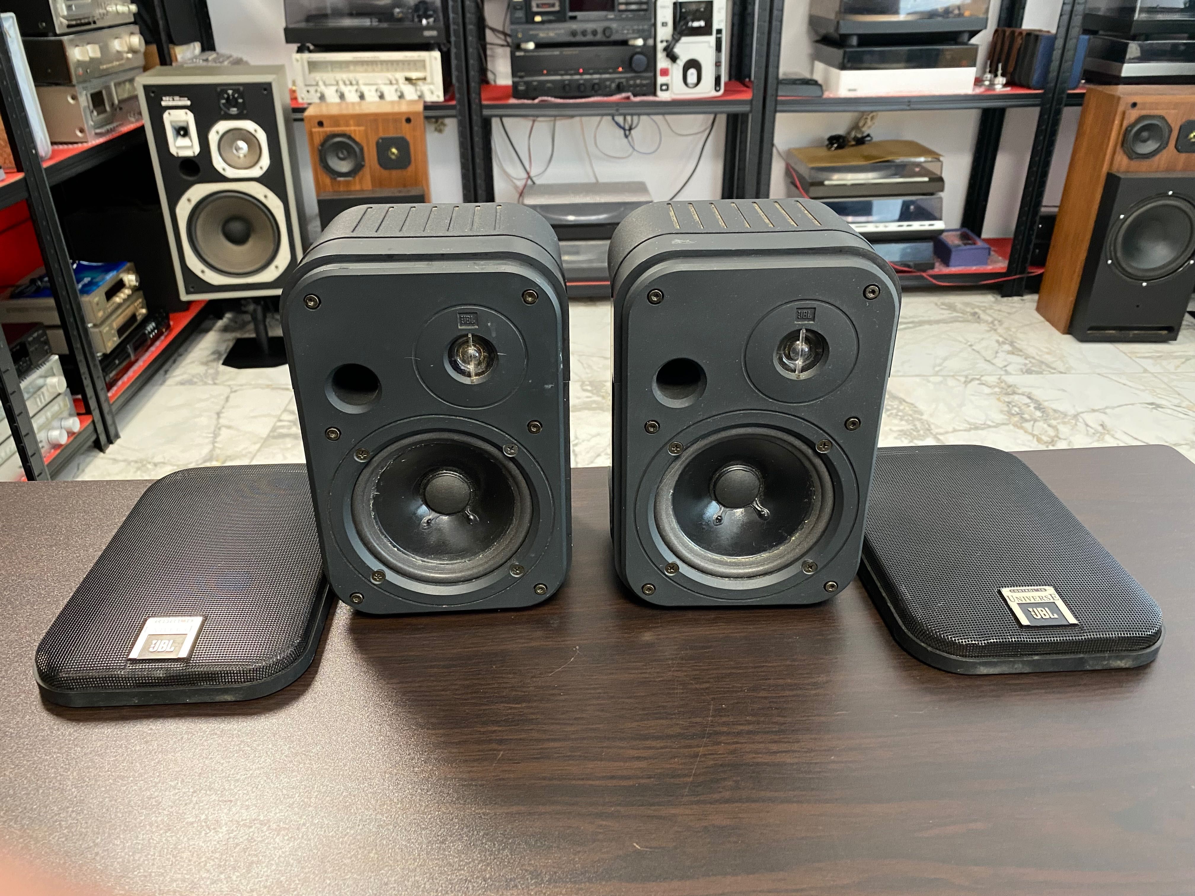 Тонколони JBL Universe