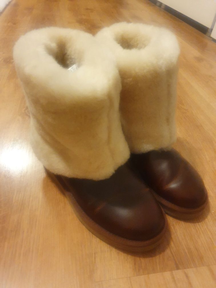 Vand UGG originale marimea 37