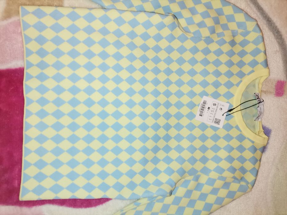 Bluza  mărimea S, nouă cu etichetă Zara