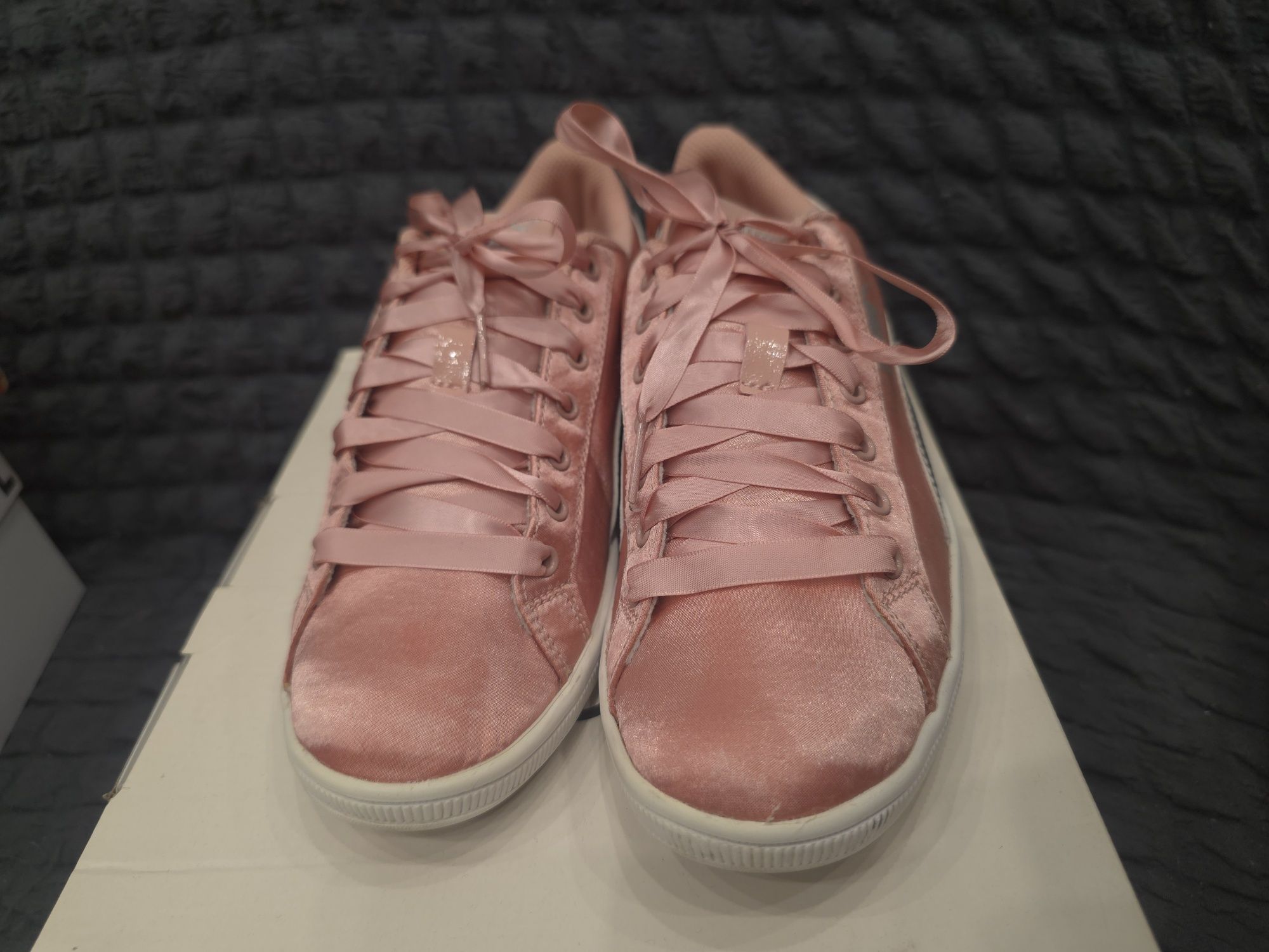 Дамски кецове Puma розов сатен 38.5