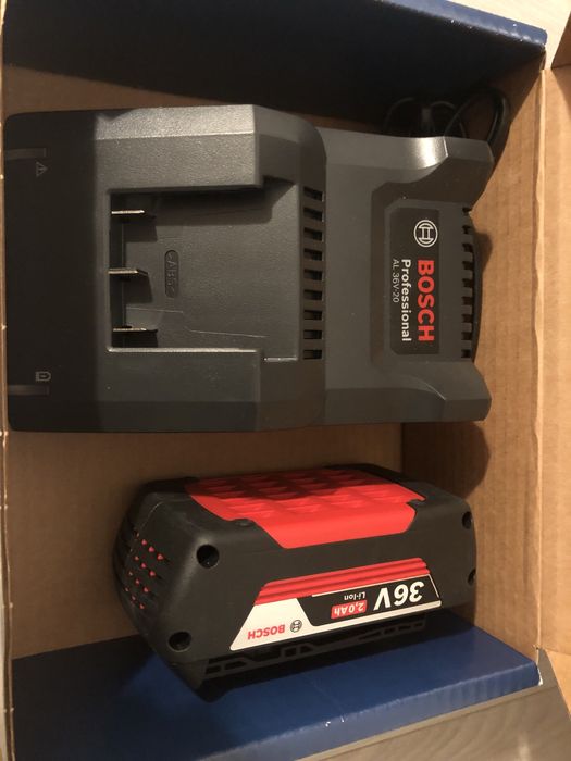 Set acumulator Bosch 36V plus incarcator