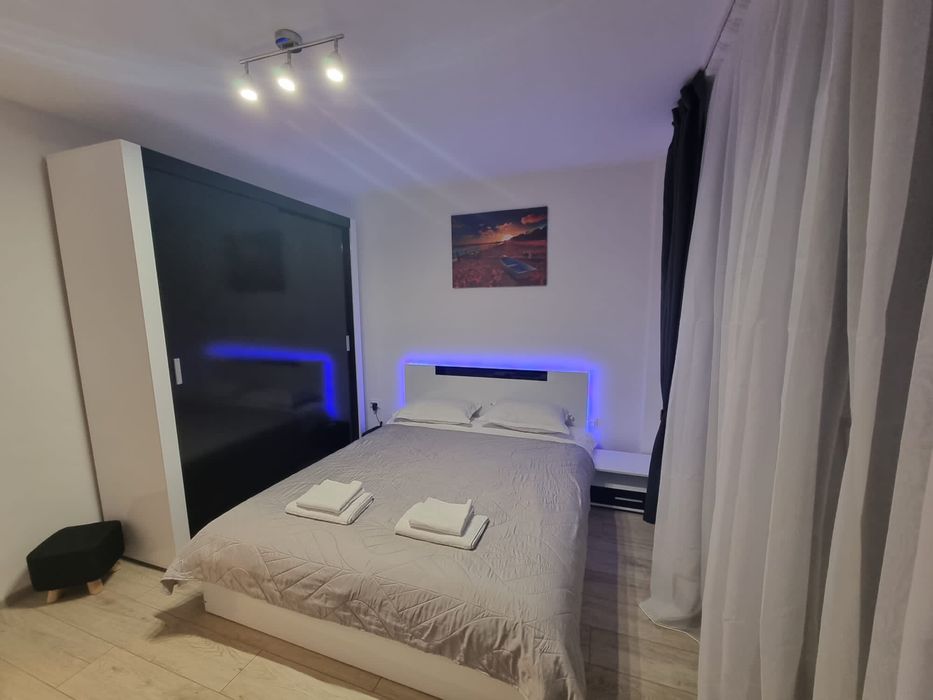 Inchiriez apartament in regim hotelier bloc nou
