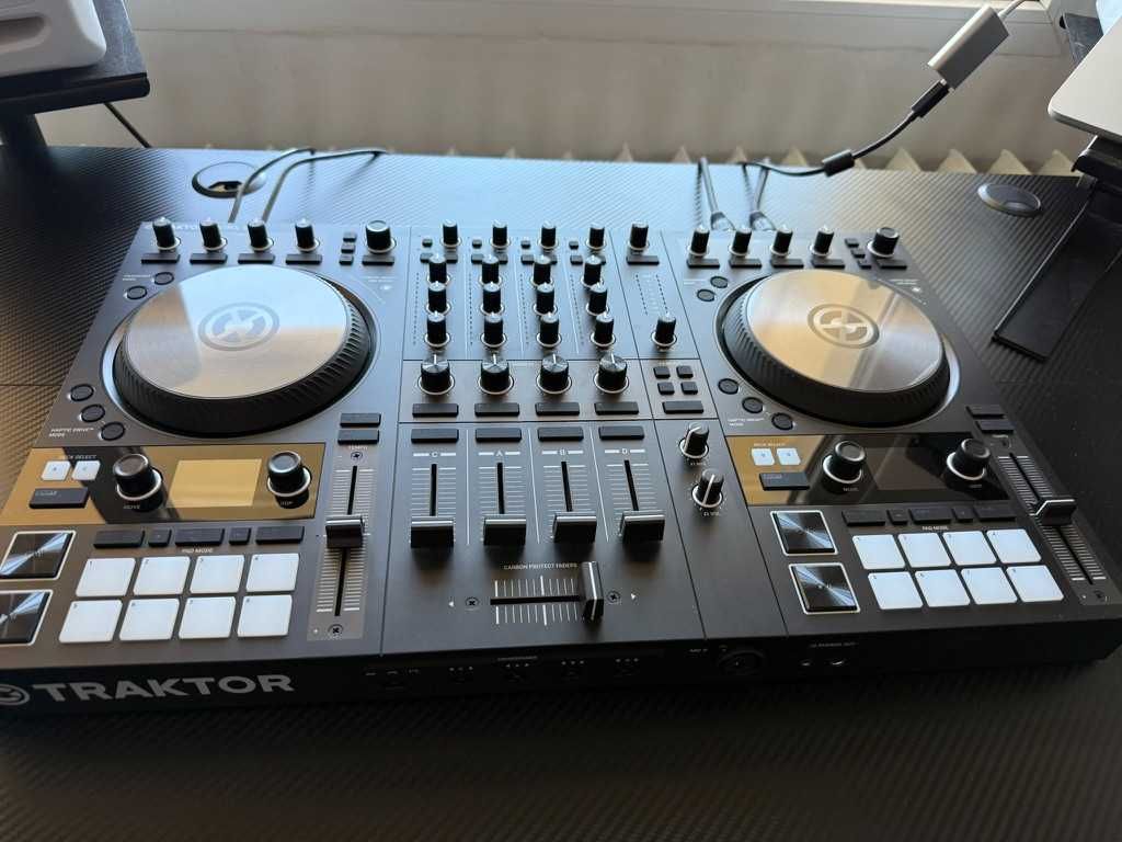 Native Instruments Traktor Kontrol S4 MK3 Чисто нов,Гаранция,Decksaver