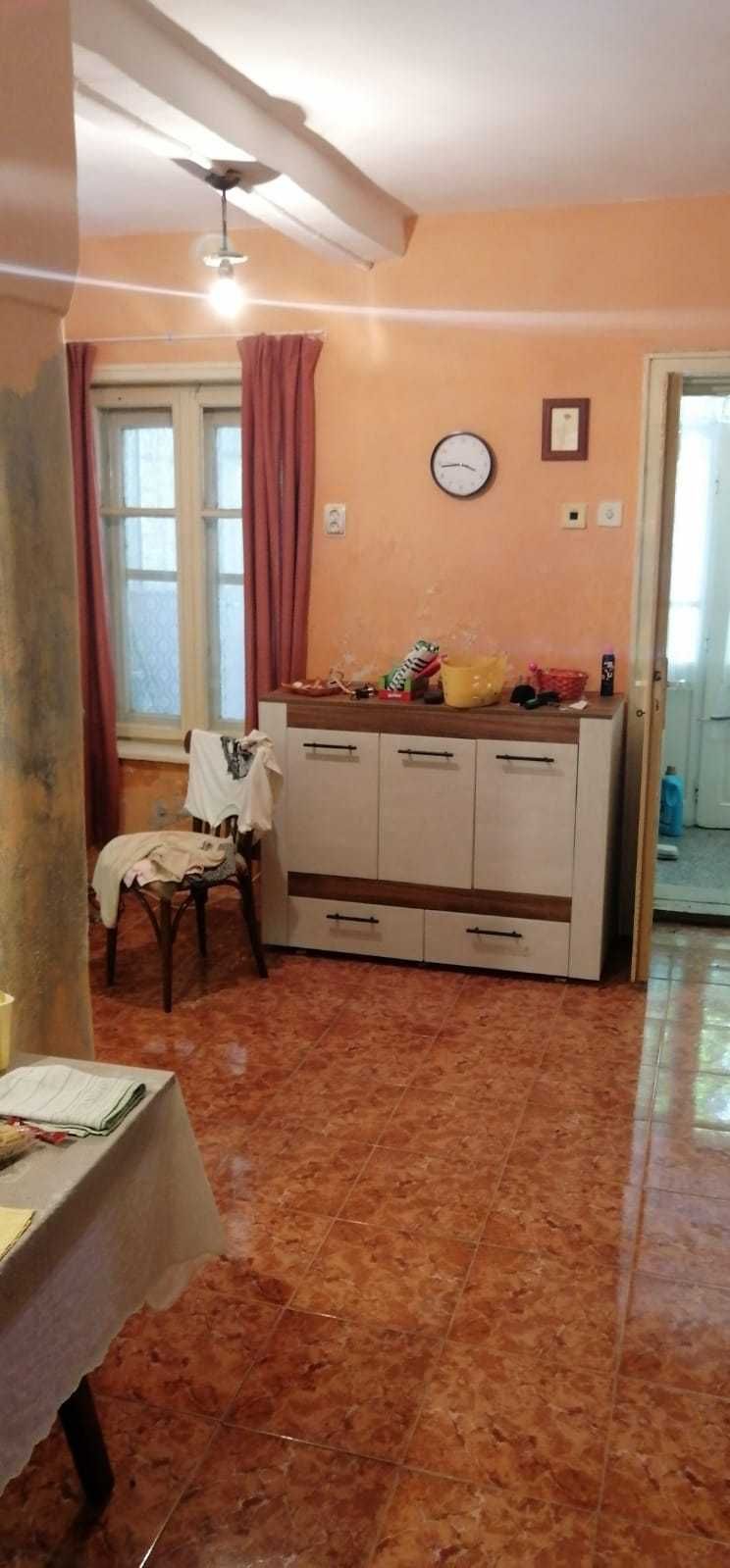 Продавам Къща с.Комощица