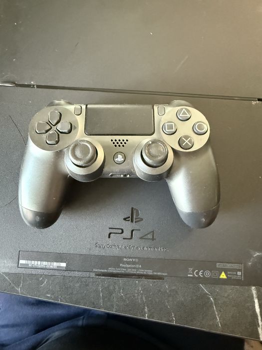 Ps4 1TB plus controler