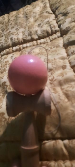 Vind calculator rochie și kendama și o bila