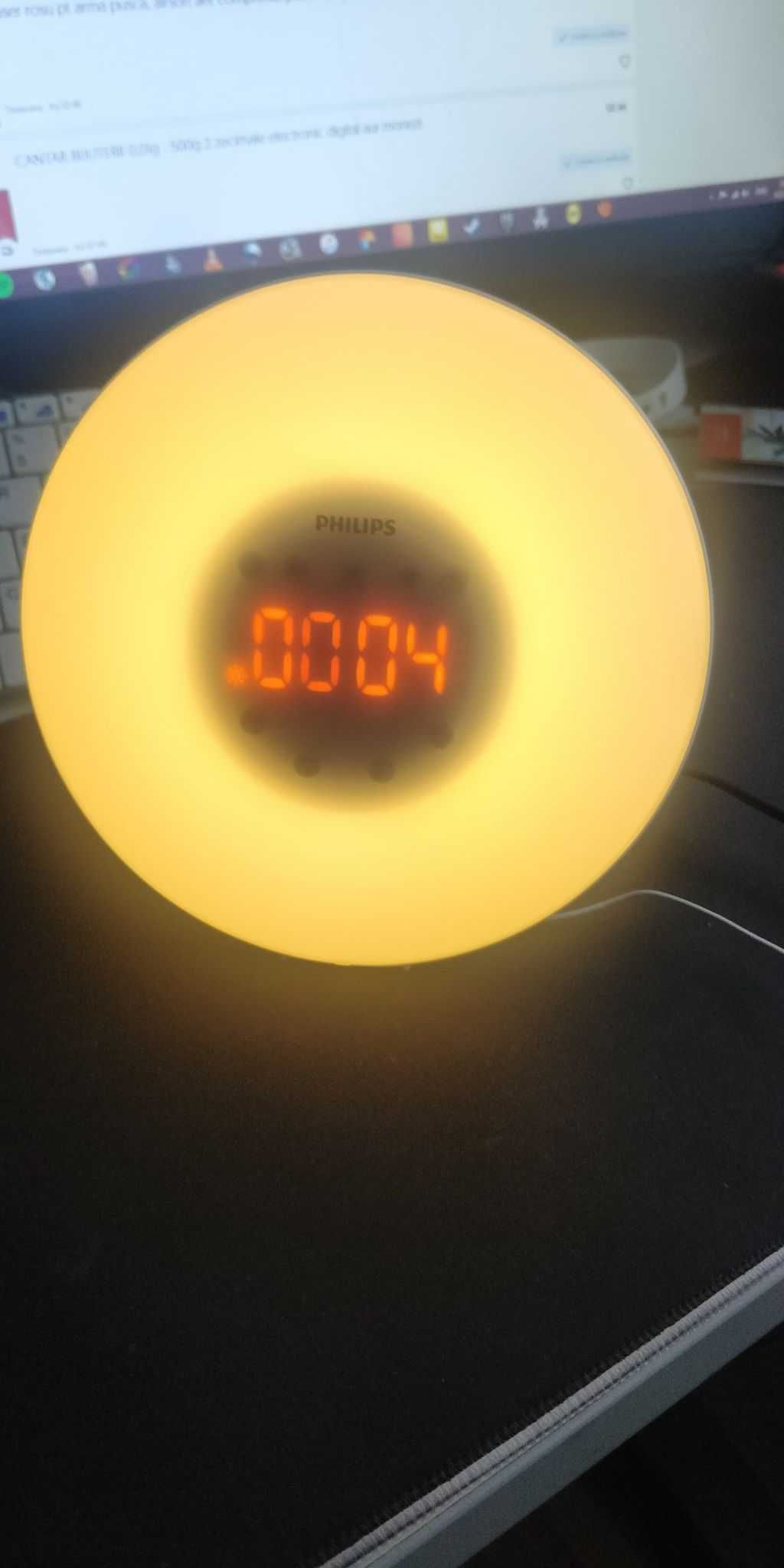 Radio FM cu ceas Philips HF3605 l, LED Wake-up light, 10 setări lumino