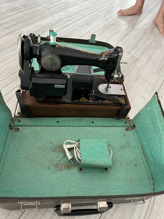 Шефна машина в куфар