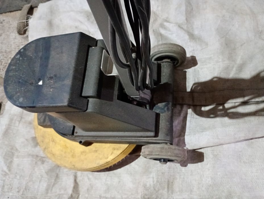 Manoperie monodisc Numatic