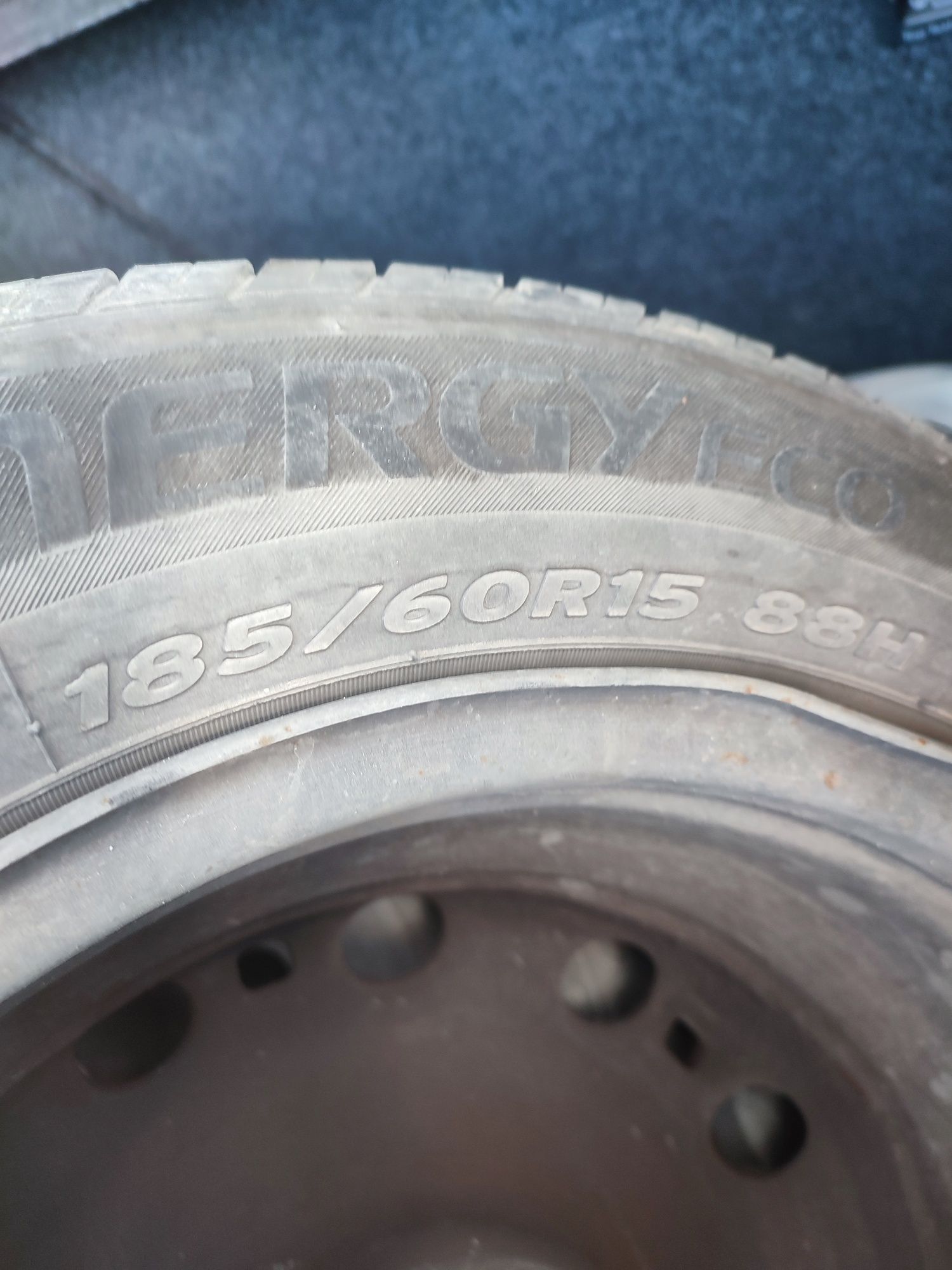 Продавам гуми 185/60/15