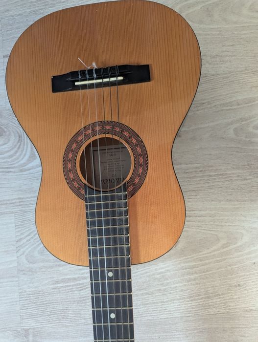 Vând chitara perfect funcțională