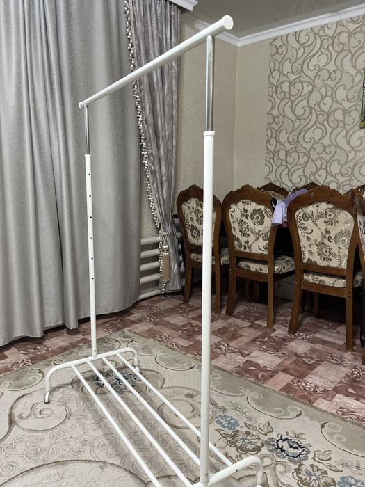 Вешалка для вещщей