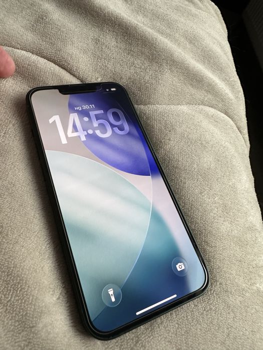 Продавам Iphone 13 128gb