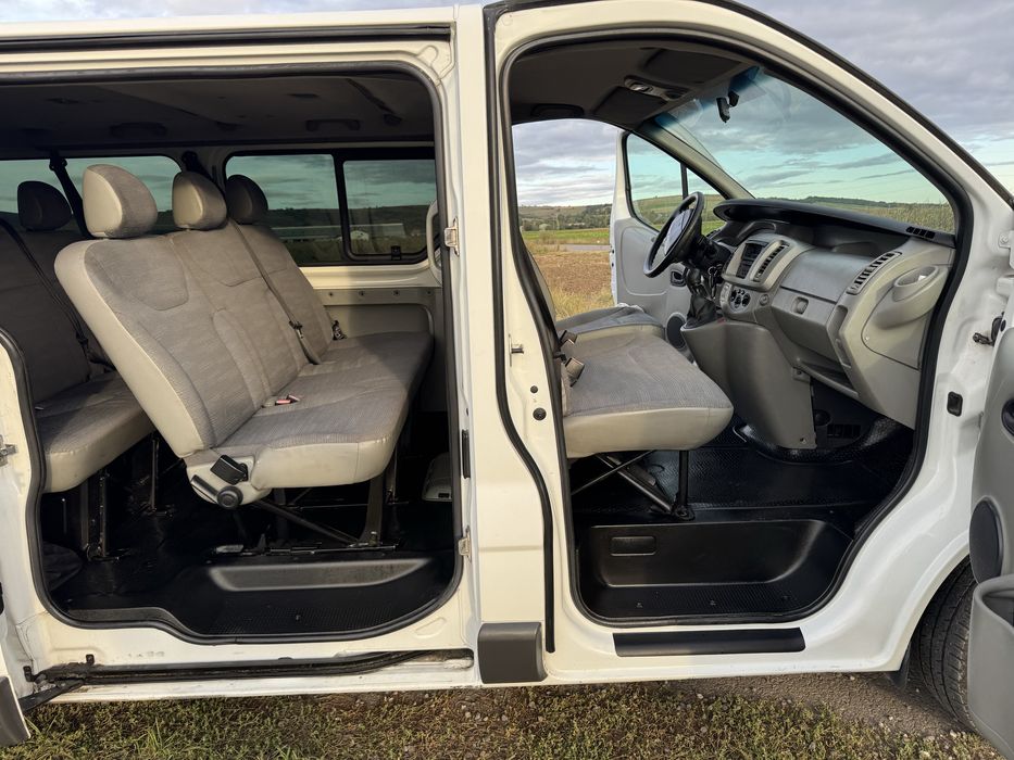 Renault Trafic 8+1 Model Lung
