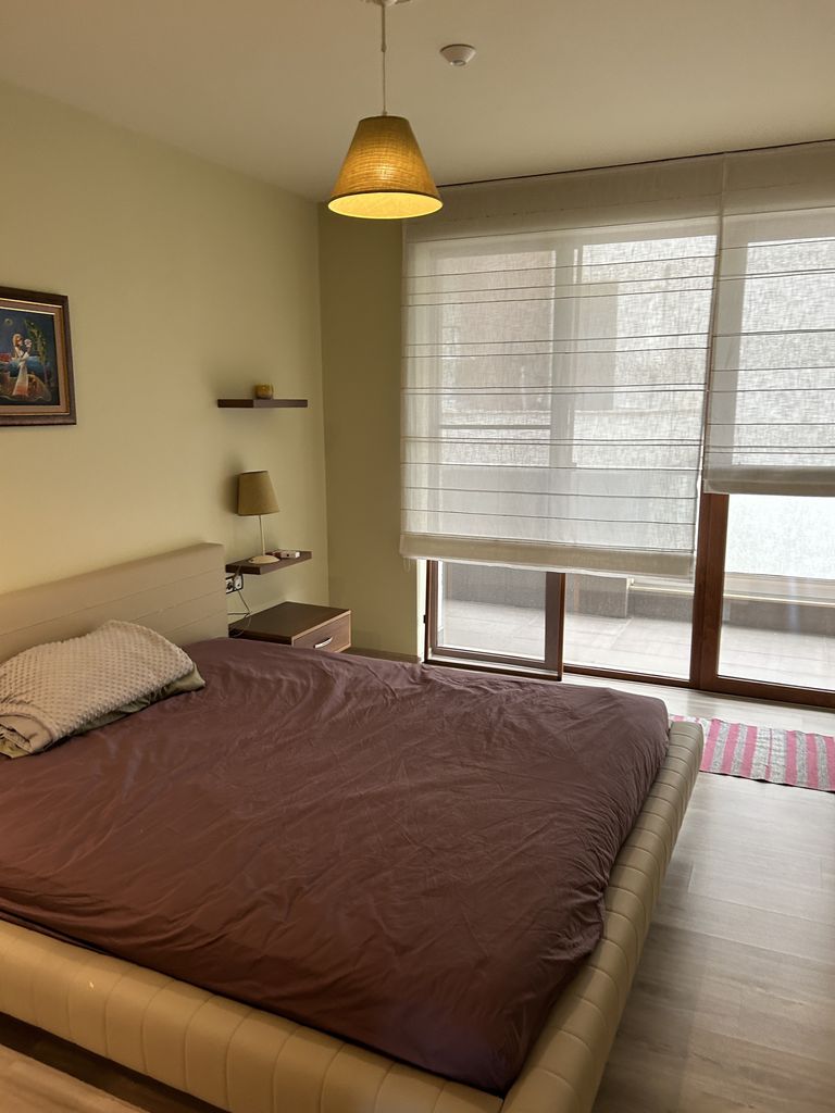 Дава се под наем Тристаен апартамент в Варна, ВИНС - 117 кв.м за 714 € - Снимка #1