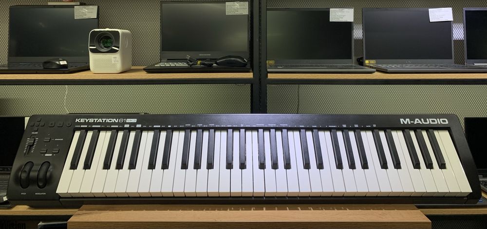 MIDI клавиатура Audio Keystation 61 MK3, черный, 10775/А10