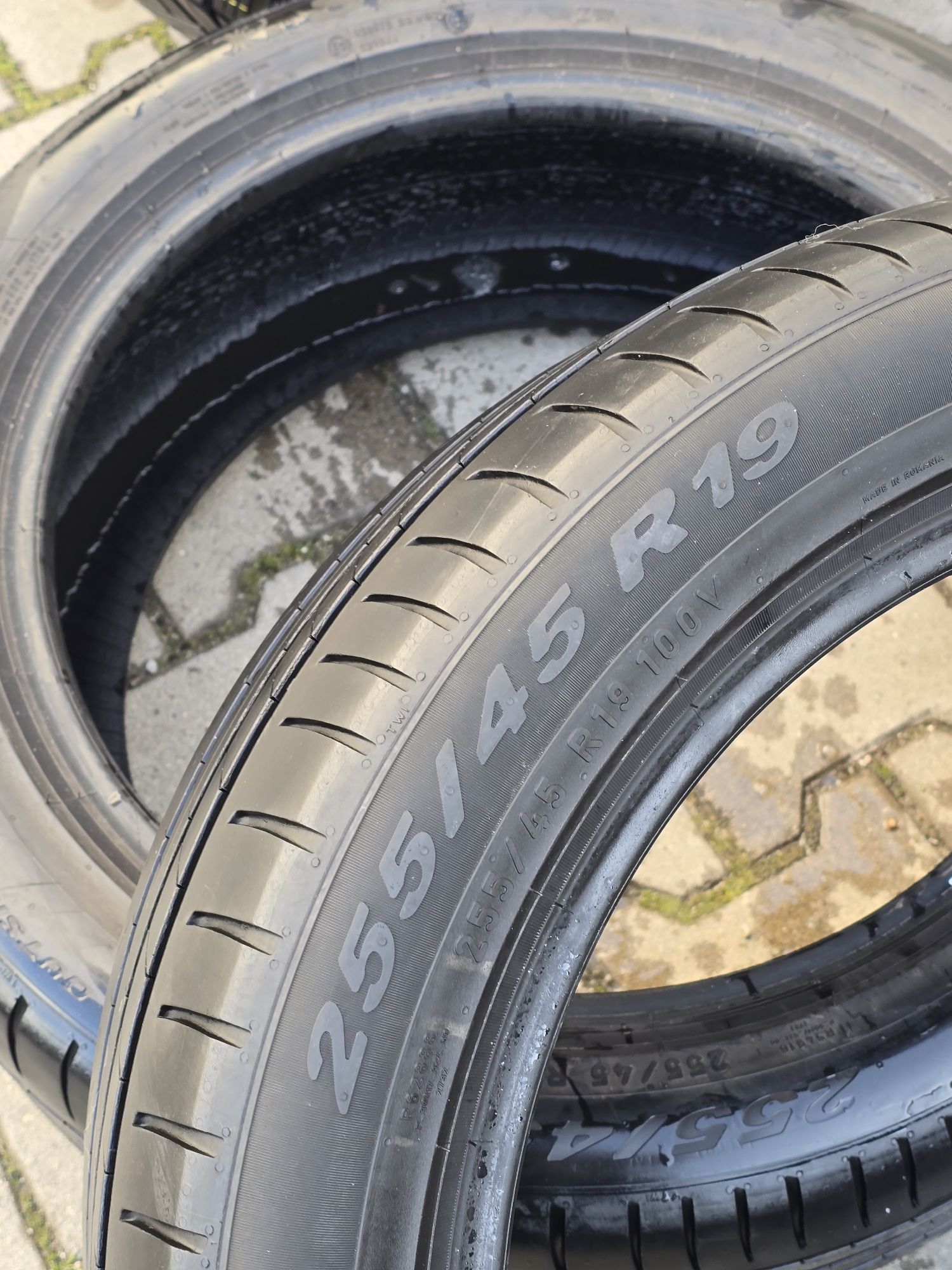 255 45 19 Michelin