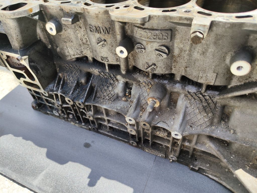 Части от двигател m54b30