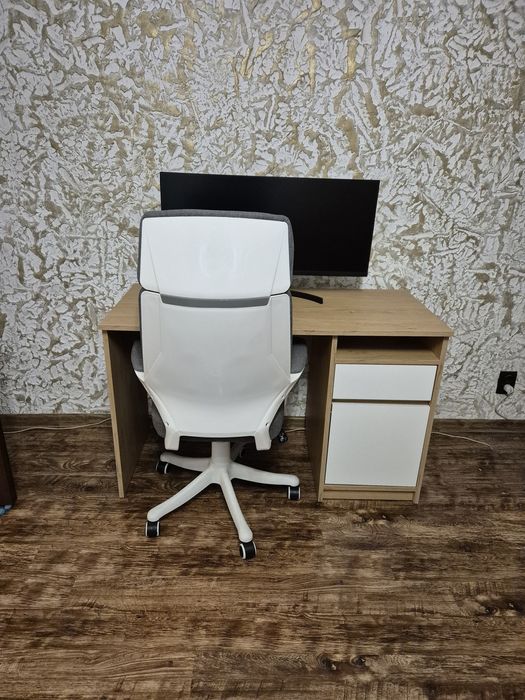 Birou Jysk BILLUND 54x120 stejar natur/alb + scaun
(129)