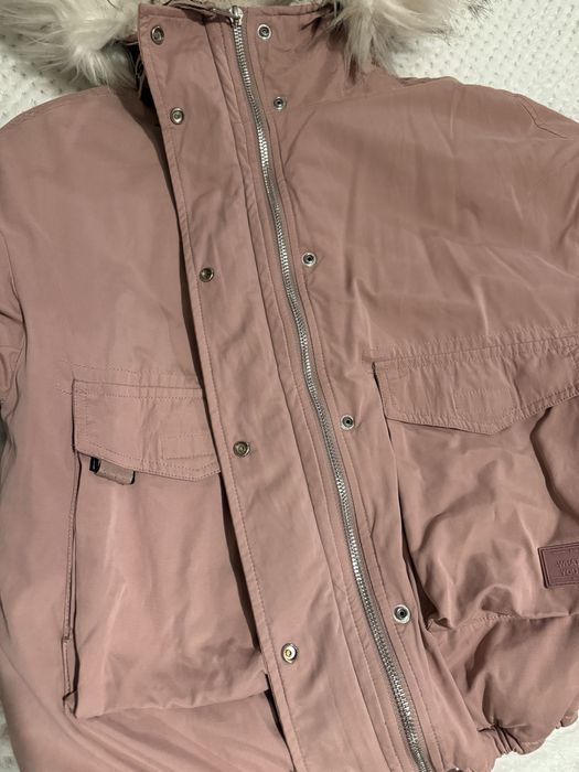 Зимно розово яке с пух