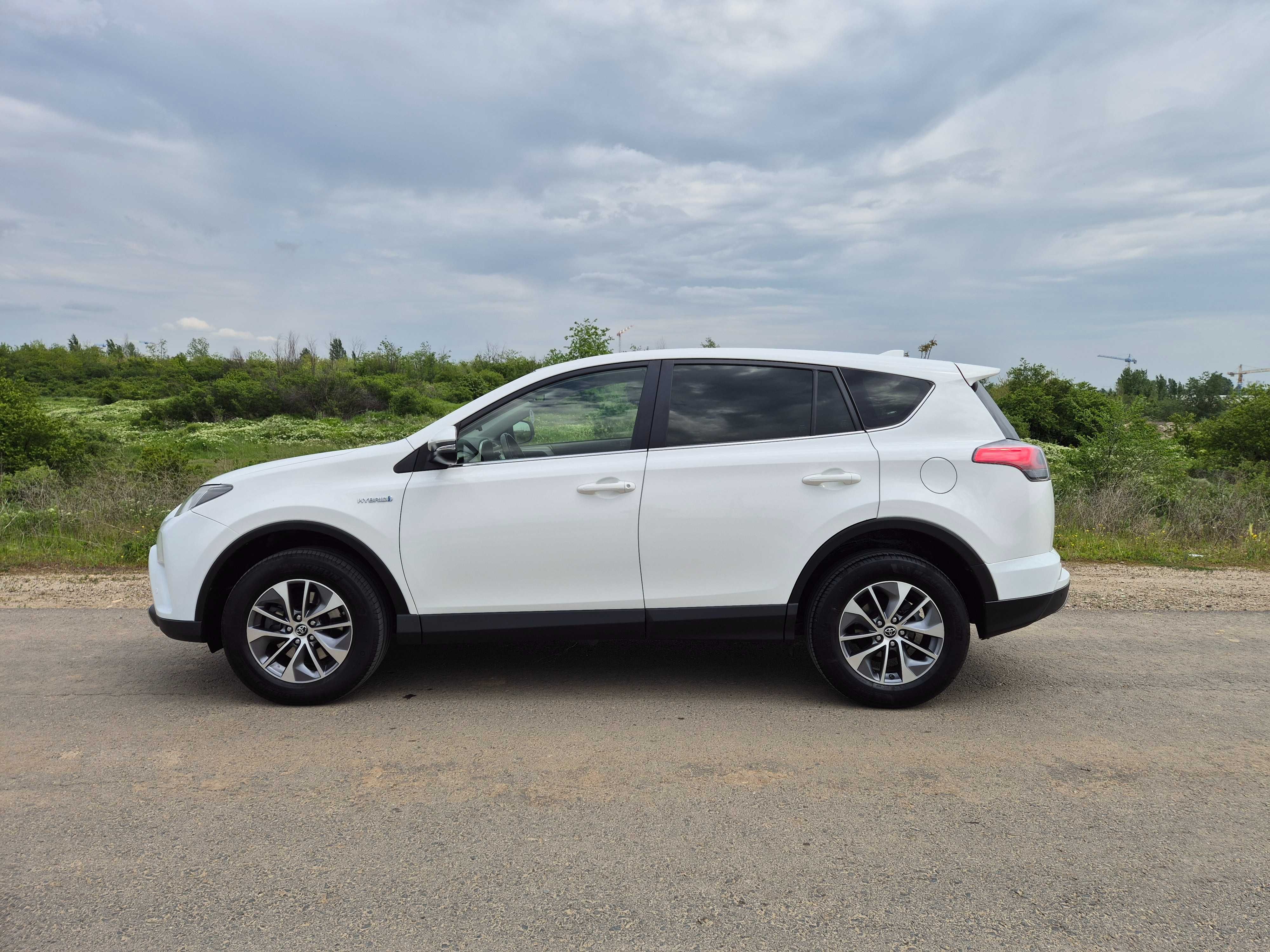 Toyota RAV4 Hybrid 2018 – Consum Mic, Putere Mare, Gata de Plecare!