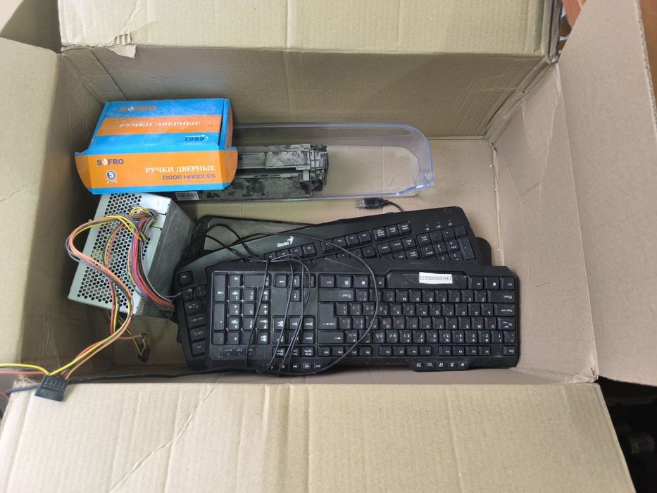 Продается Принтеры,Системные блоки (не рабочие) ,факс , клавиатура