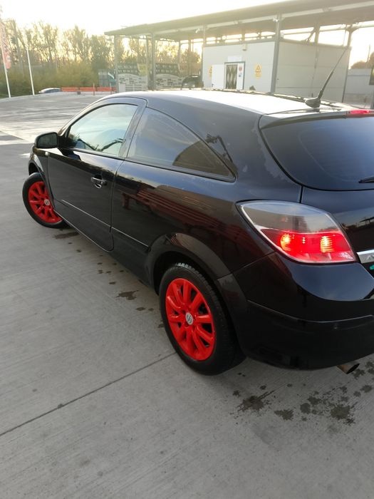 Dau Opel Astra h gtc