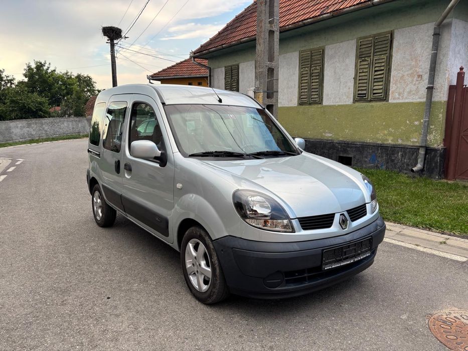 Renault Kangoo 1.2 benzina 5 locuri family 2006 euro 4