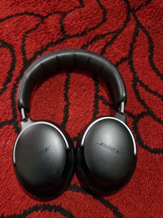 Casti BOSE QuietComfort Ultra Headphones.