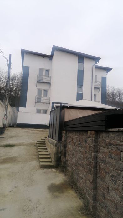 Bloc 9 apartamente - Tomesti Iasi- 315 mp-1000€ mp