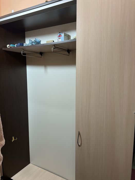 Купе для одежда, Шкаф
