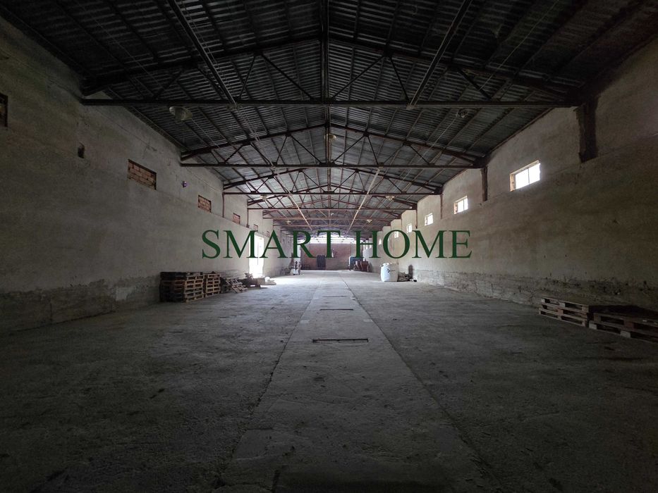 Складово помещение на главен път София - Варна!