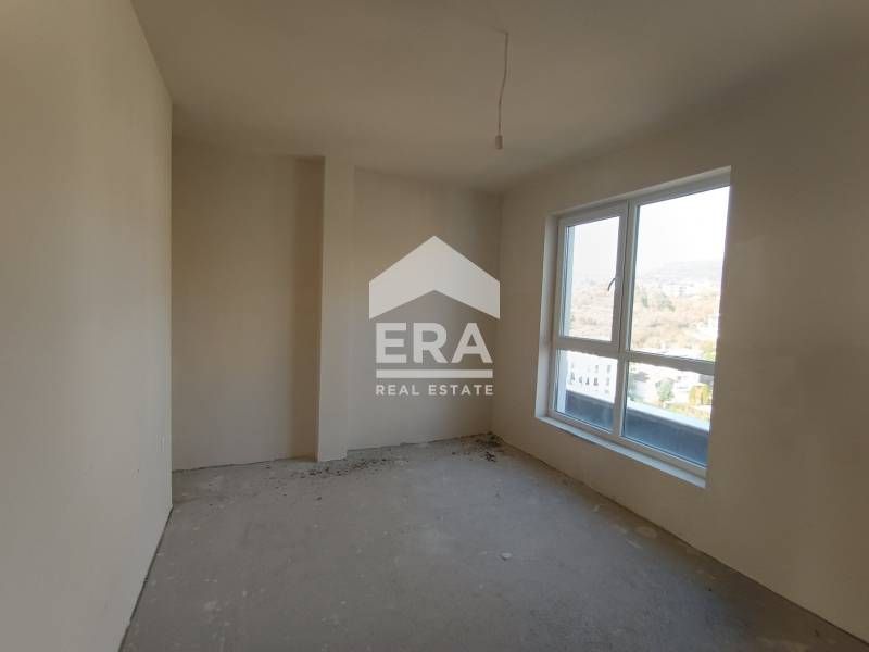 Тристаен апартамент в нова кооперация с Акт 16 в кв. "Изгрев" за прода