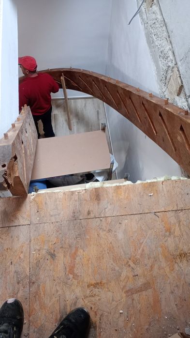 Vând scară interioară