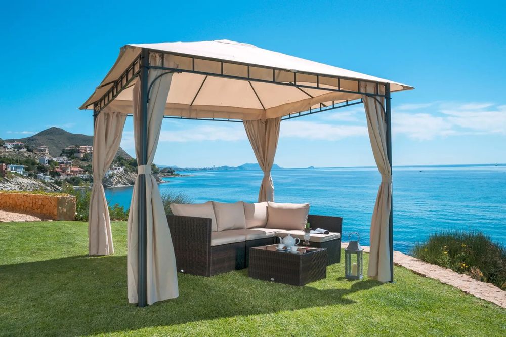 Pavilion /cort de grădină