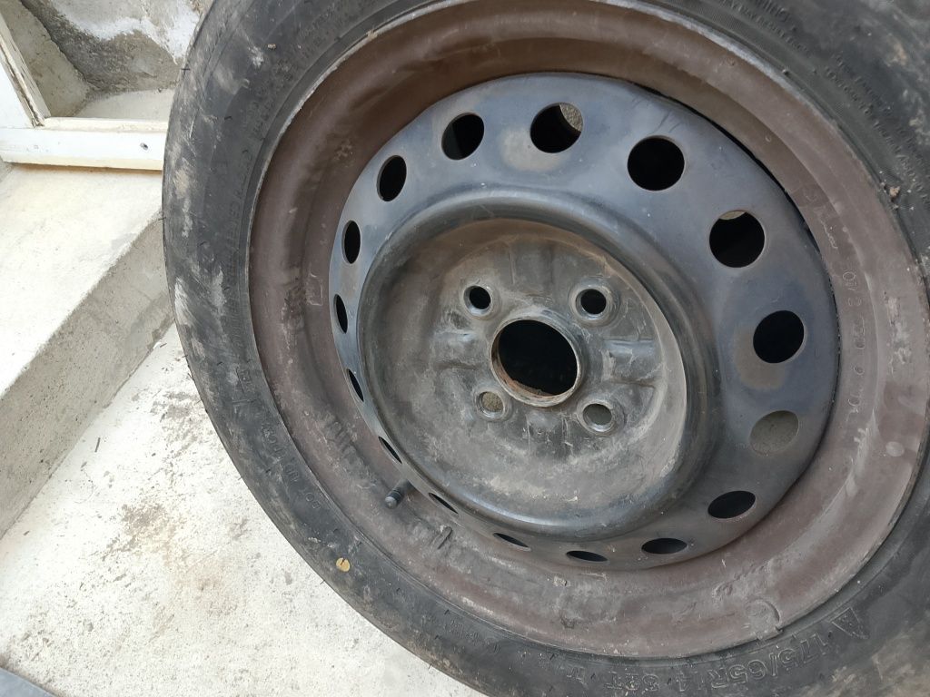 Гуми с джанти 175/65R14 T82 Westlake всесезонни
