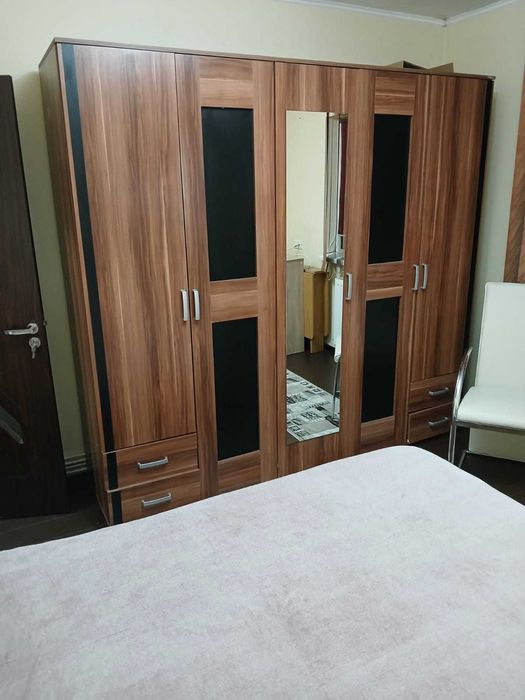 Inchiriez apartament 2 camere, decomandat, zona Lunca