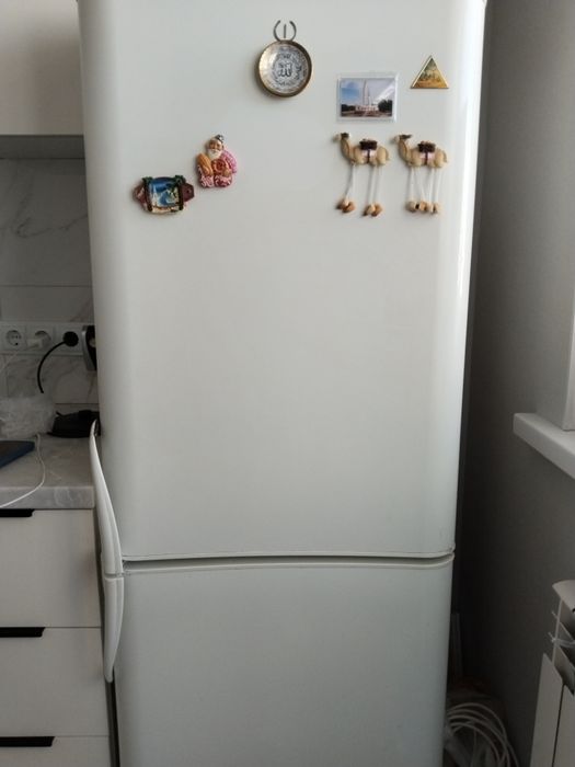 Продам холодильник индезит рабочий