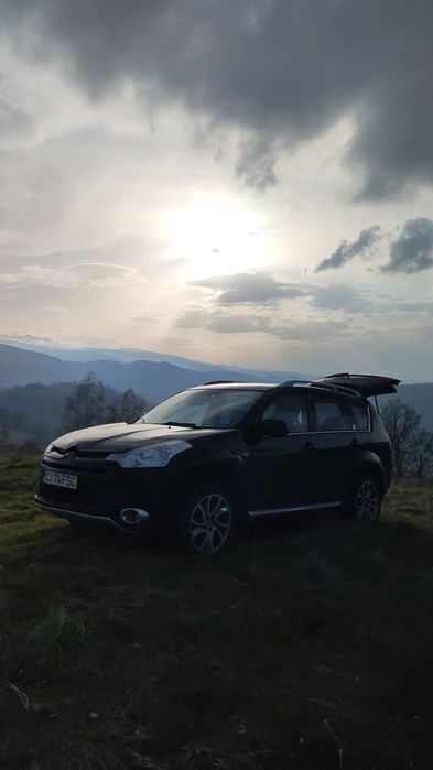Citroen C-Crosser, acelasi motor/șasiu/caroserie Mitsubishi Outlander,