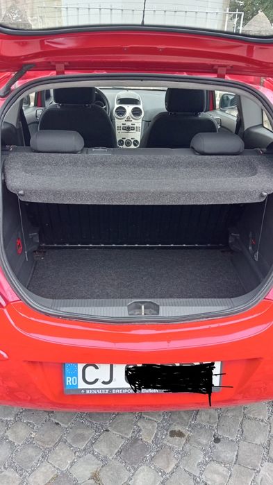 Vând Opel CORSA an ,2008