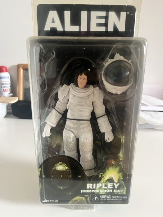 Neca Alien Ripley (Compression Suit) Alien 35th Anniversary Action Fig