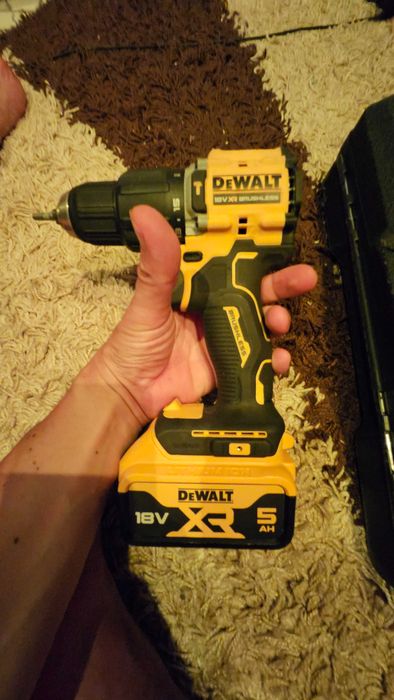 DeWalt DCD100Y,18 VXR, 2Ah,68 Nm, Masina de gaurit.2.0ah cu per