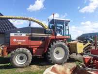 Combina Fiatagri tocat porumb și ierboase