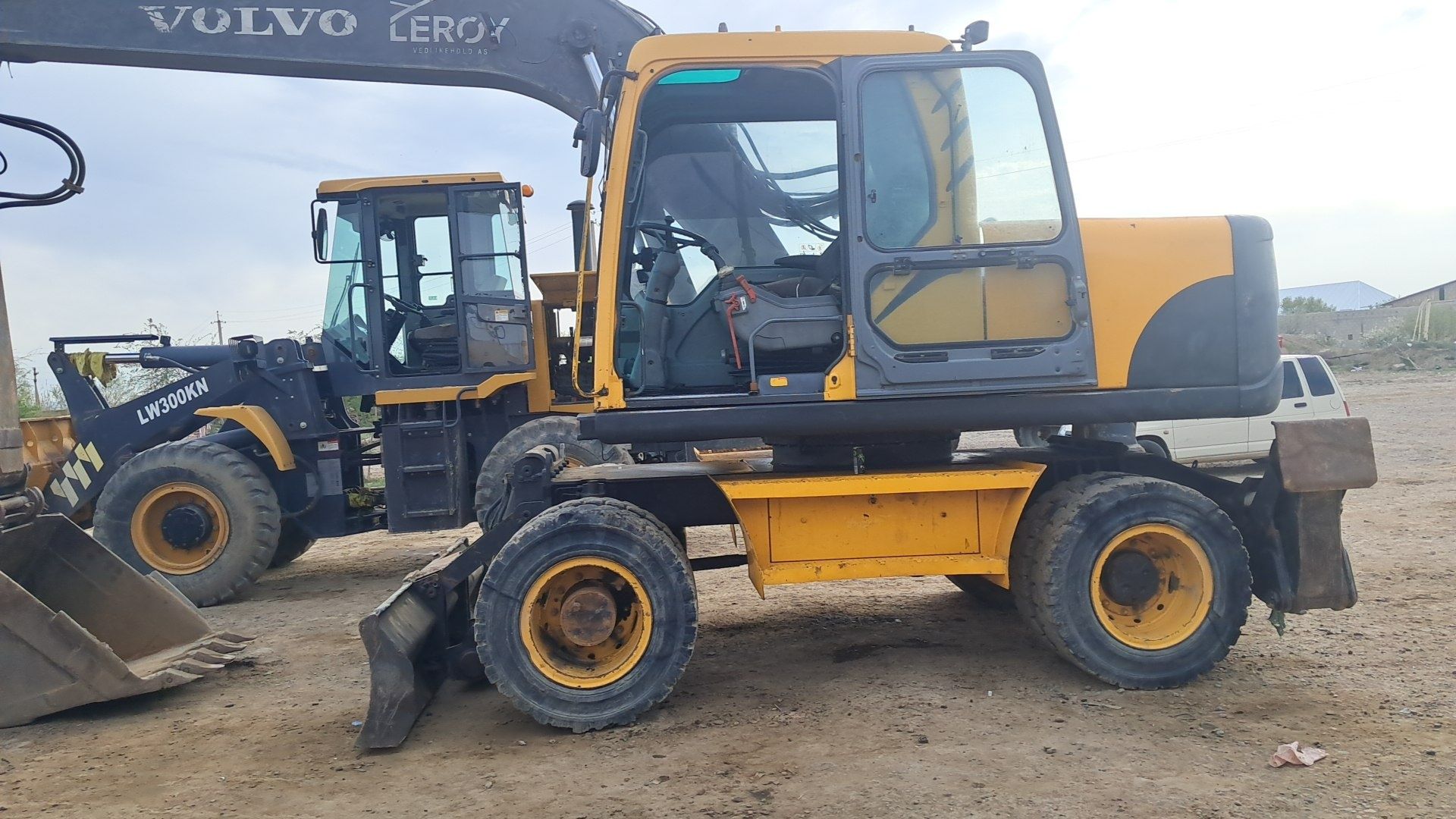 Volvo 160 sotiladi 2006 yil