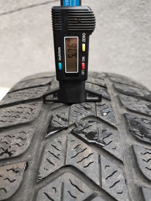 Vând Set Cauciucuri 225/50/17 Pirelli Import recent Germania