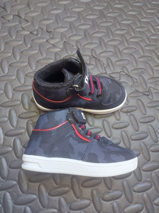 Детски обувки/пантофи/сандали за момче размери 18/19 и 21