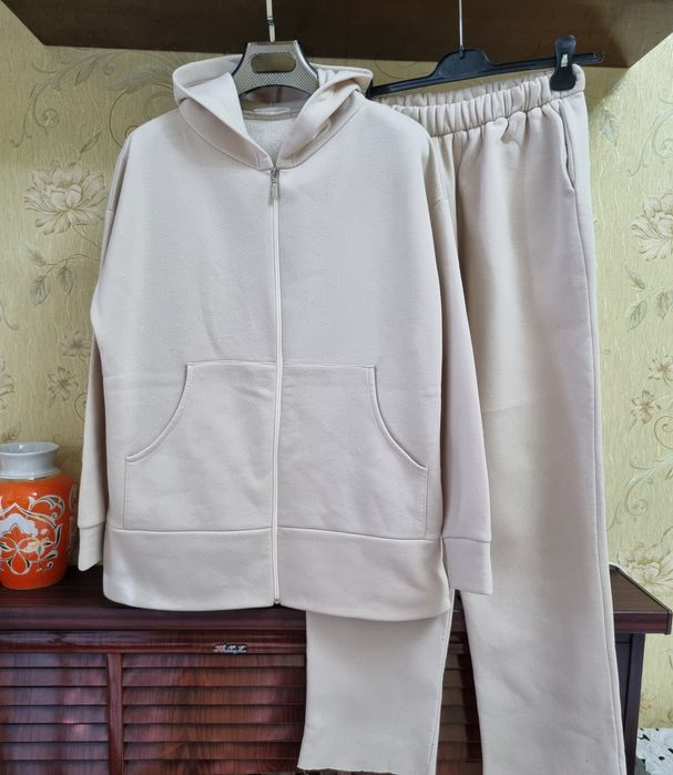 Женские одежды в отличном состоянии